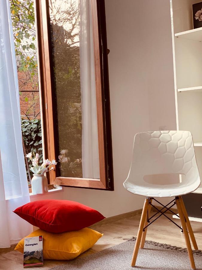 Sweet Apartment In Koetaisi Buitenkant foto